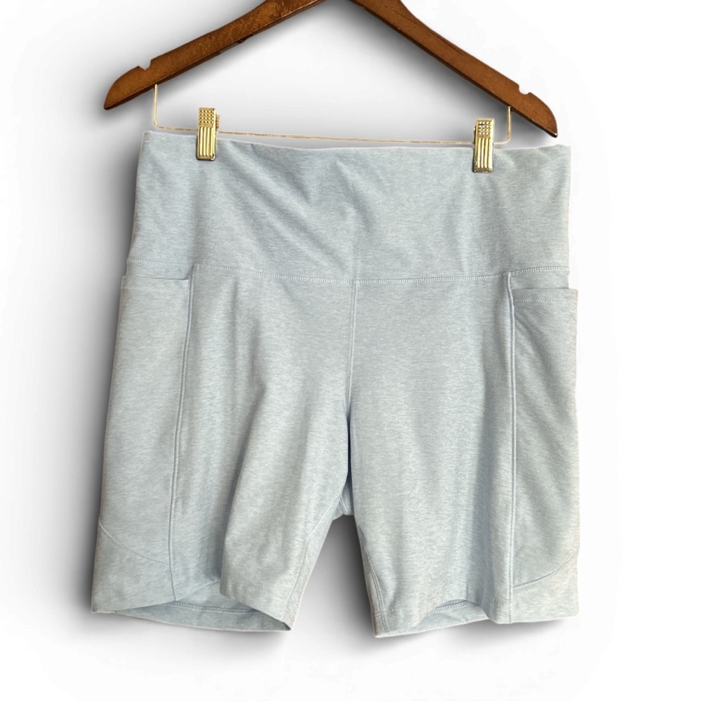 NWT CALIA by Carrie Underwood Light Gray Athletic Shorts